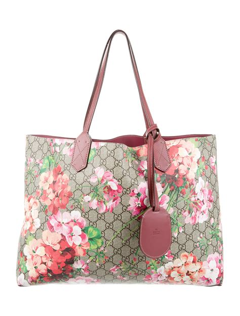 gucci bloom wash bag|Gucci gg blooms handbags.